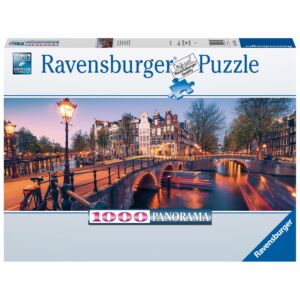 RAV16752 1 vradia sto amsterntam